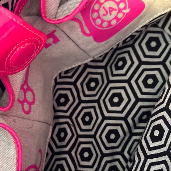 Jonathan Adler Goldie Hex Patent Leather Tote/Bag Pink/Electric Blue - Picture 3 of 4